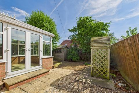 2 bedroom detached bungalow for sale, Reynard Close, Hutton Cranswick, YO25 9PG