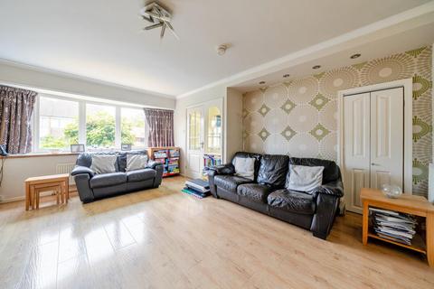 3 bedroom semi-detached house for sale, Victoria Mount, Horsforth, LS18