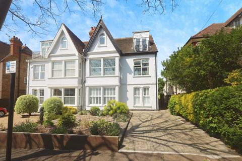 17b Cossington Road, Westcliff-on-sea, SS0 7NJ