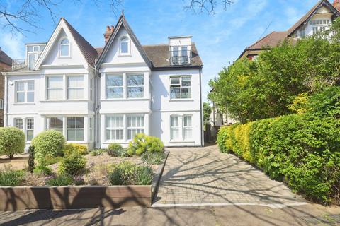 17b Cossington Road, Westcliff-on-sea, SS0 7NJ