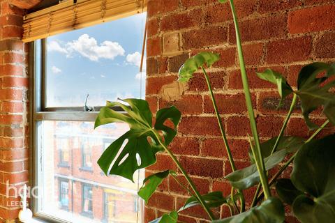 2 bedroom flat for sale, Kirkgate, LEEDS