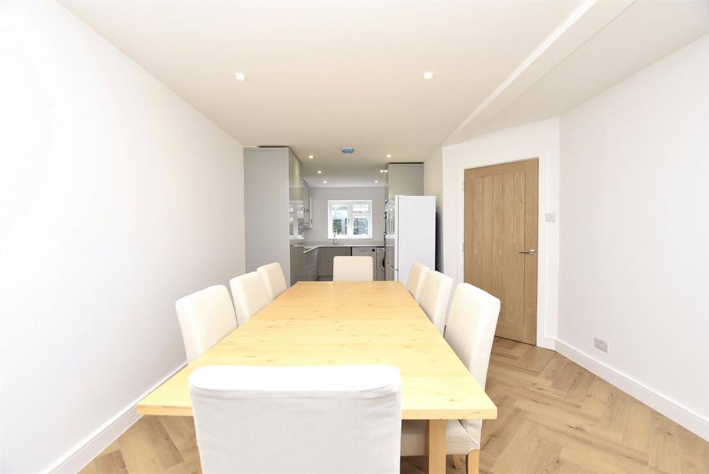 Kitchen/Dining