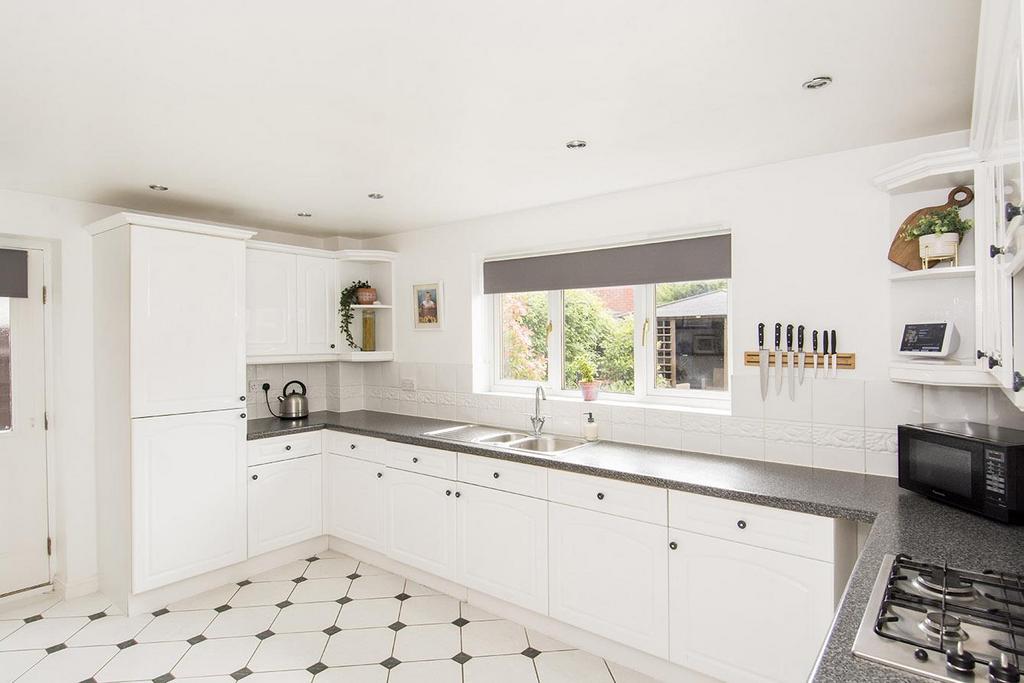(Kitchen Breakfast Room Photo Two)