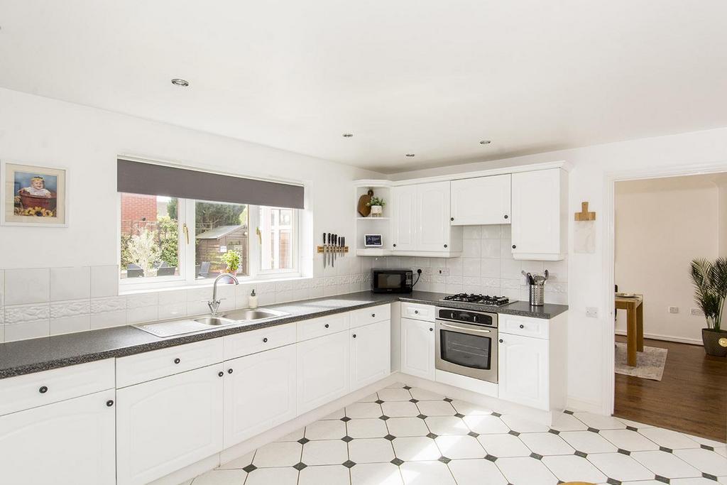 (Kitchen Breakfast Room Photo Three)
