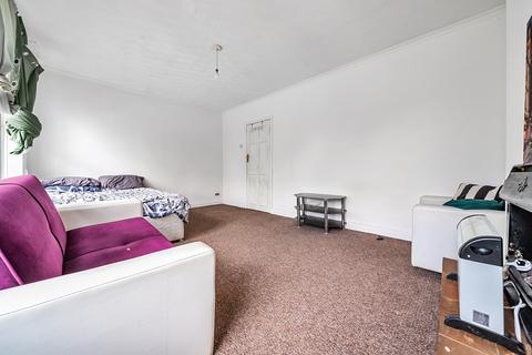 3 bedroom maisonette to rent, Windsor Drive, Orpington, BR6 6EY