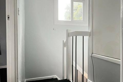 2 bedroom flat to rent, Essex Close, Newcastle upon Tyne NE4
