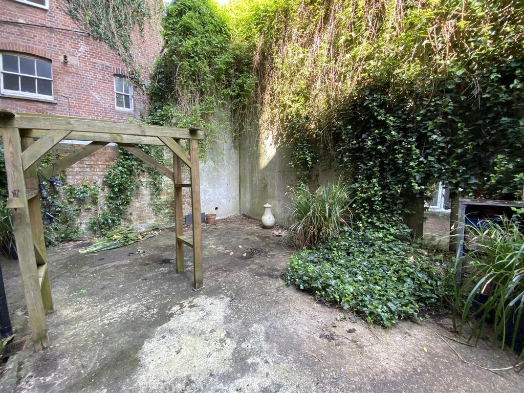 Rear Courtyard.jpeg