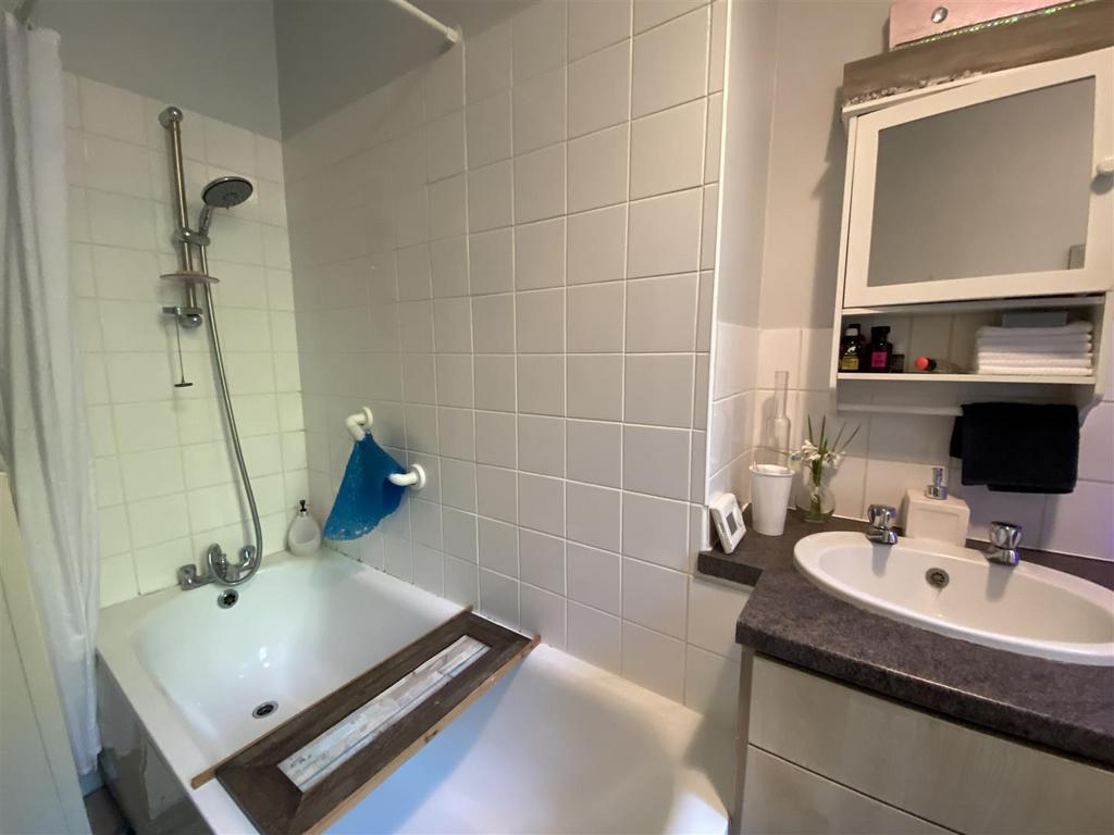 Bathroom.jpeg