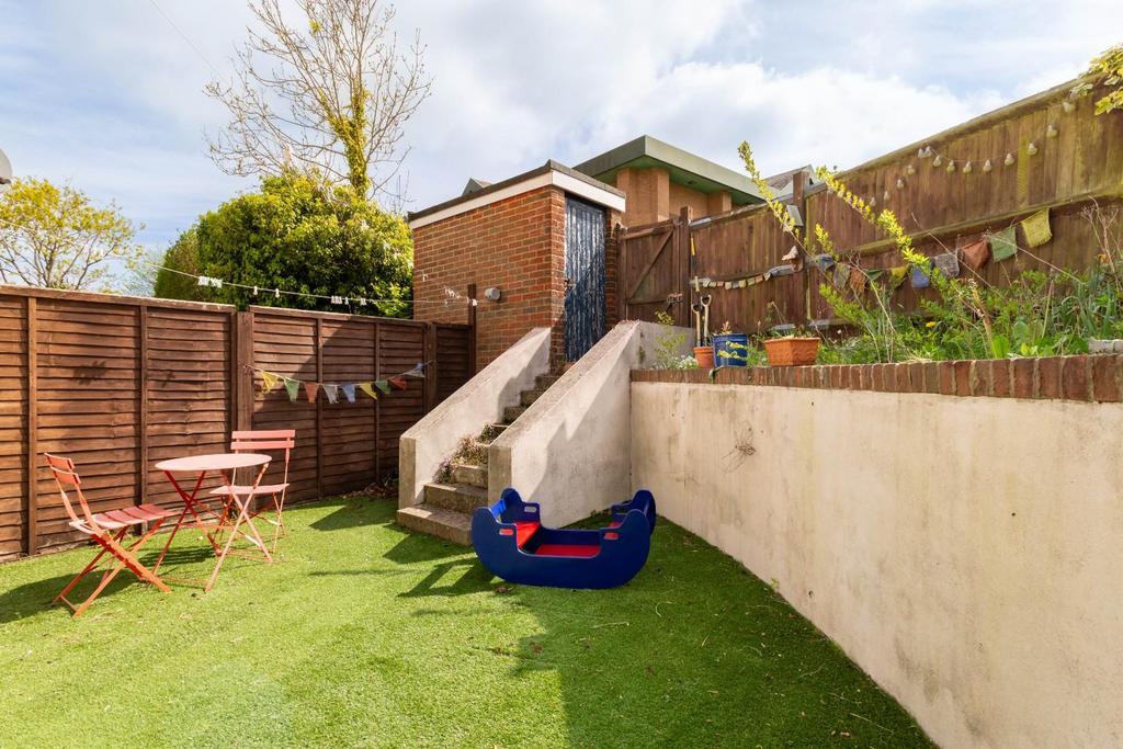 Rear garden (1).jpg