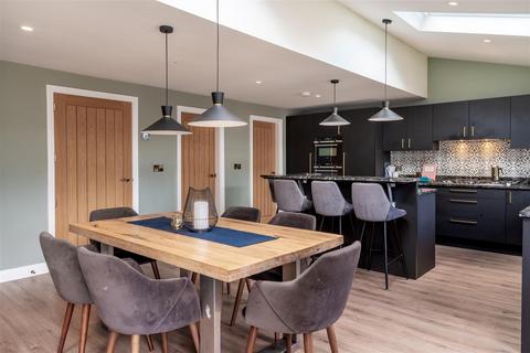 4 bedroom detached house for sale, Billingwood Drive, Rawdon LS19