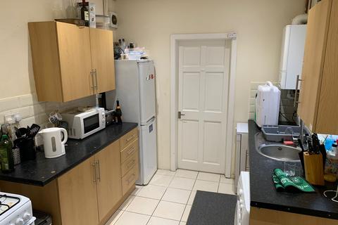 2 bedroom flat to rent, Coniston Avenue, Newcastle upon Tyne NE2