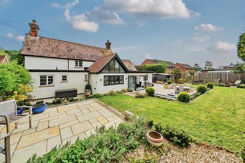 Paynes Farm High Street, Tilshead, Salisbury, SP3 4RZ