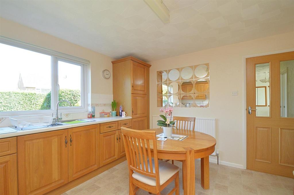 Resized Kitchen3.jpg