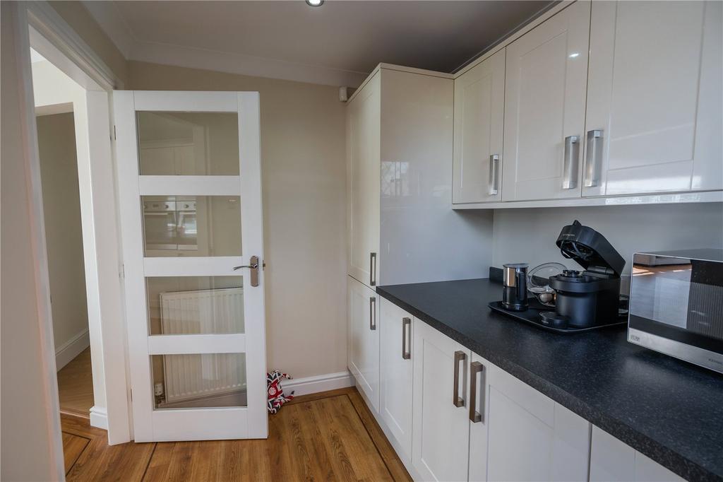 Utility Room (2)