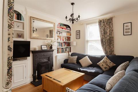 2 bedroom end of terrace house for sale, Trindles Road, South Nutfield