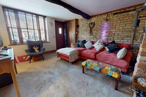 4 bedroom cottage for sale, West Street, Weedon, Northampton, NN7 4QU