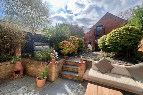 4 bedroom cottage for sale, West Street, Weedon, Northampton, NN7 4QU