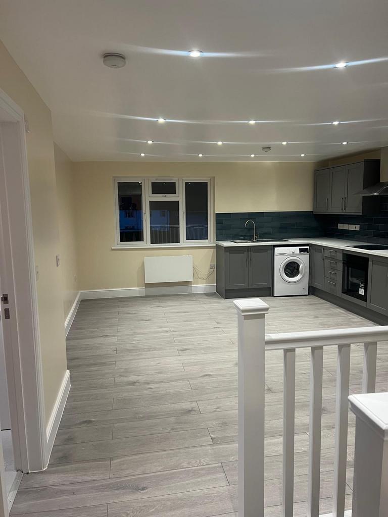 3 bed flat for rent