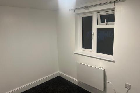 3 bedroom flat to rent, woking GU21
