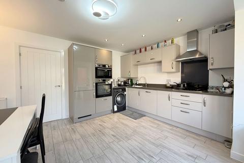 4 bedroom semi-detached house for sale, Light Hall Lane, Shirley