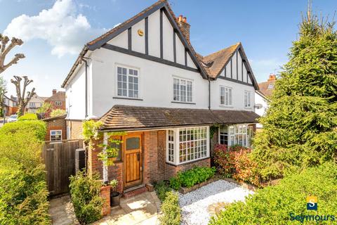 20 Dunsdon Avenue, Guildford, GU2 7NX