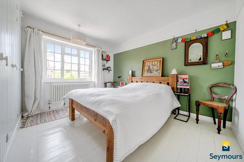 20 Dunsdon Avenue, Guildford, GU2 7NX