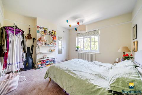 20 Dunsdon Avenue, Guildford, GU2 7NX