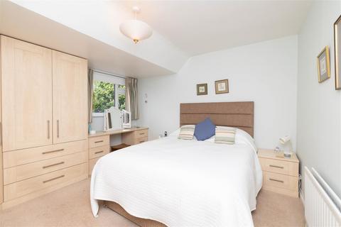 4 bedroom semi-detached bungalow for sale, South Bend, Newcastle Upon Tyne