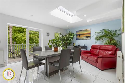 undefined, Coulter Close, Cuffley
