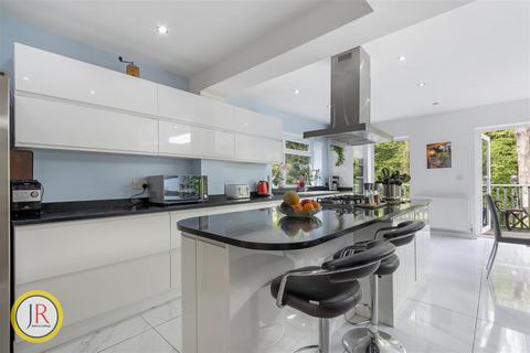 undefined, Coulter Close, Cuffley