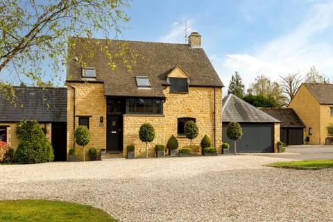 8 Millbrook Ley, Broadwell, Moreton-in-marsh, GL56 0TR
