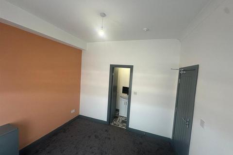 5 bedroom terraced house to rent, Bedford Road, bootle