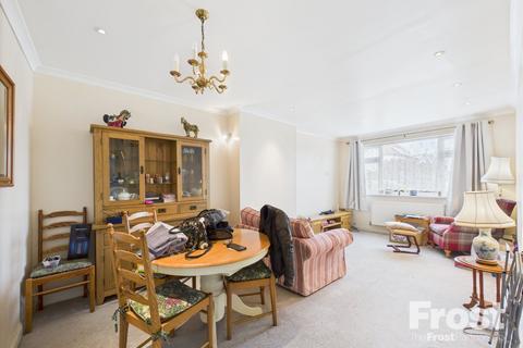 94 Station Crescent, Ashford, TW15 3HL