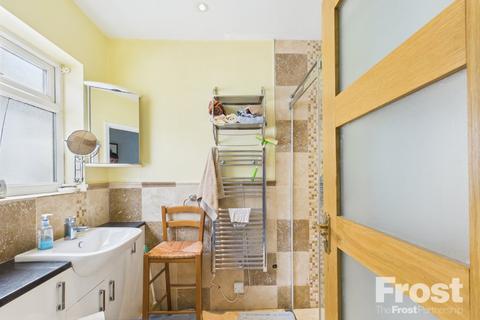 94 Station Crescent, Ashford, TW15 3HL