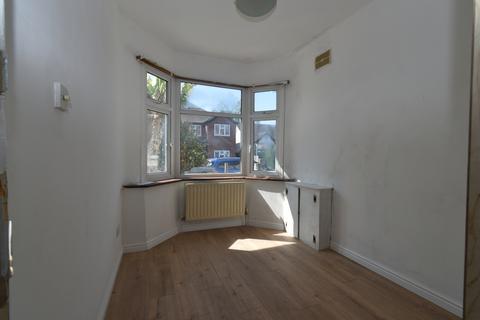 3 bedroom bungalow to rent, Wembley, HA0