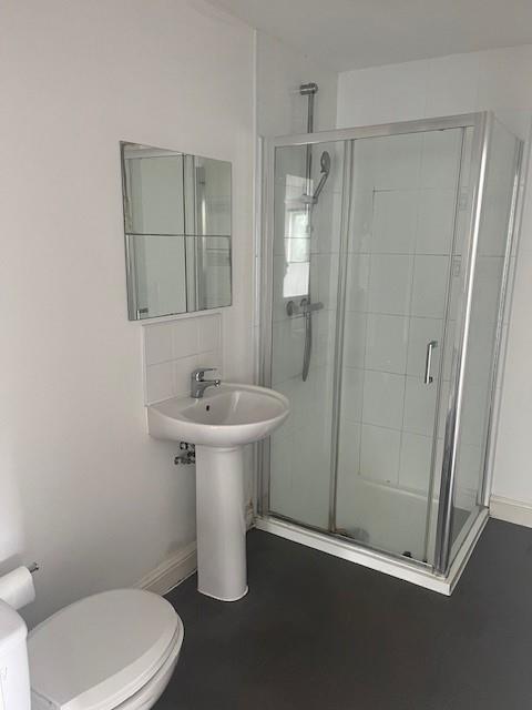 Bathroom - 8d.jpg