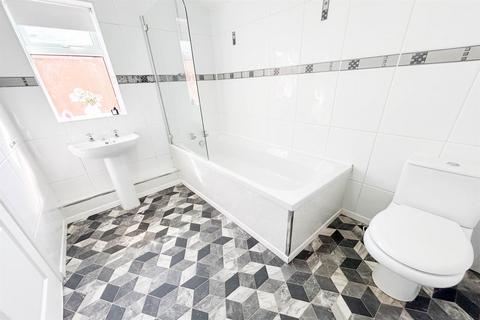 3 bedroom cottage for sale, Ripon Street, Roker