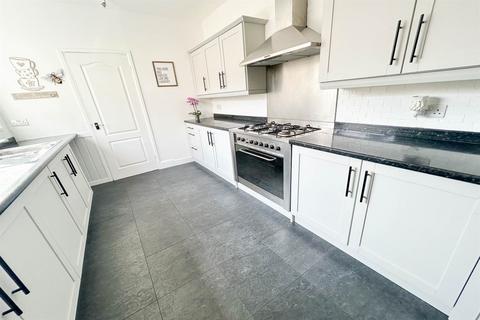 3 bedroom cottage for sale, Ripon Street, Roker