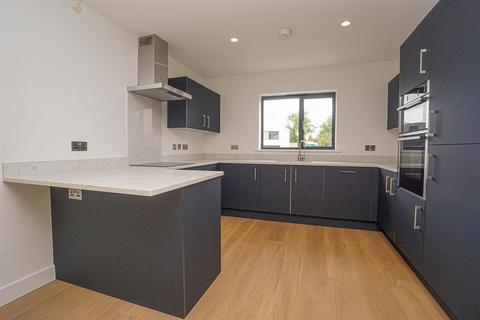 3 bedroom detached house for sale, The Street, Appledore