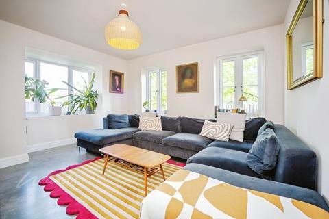 3 bedroom detached house to rent, Bishops Close Nettlestead ME18