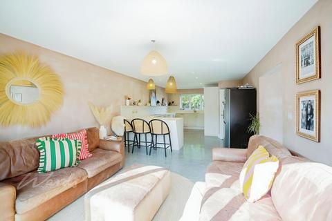 3 bedroom detached house to rent, Bishops Close Nettlestead ME18