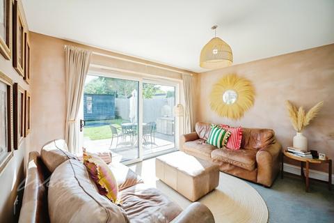 3 bedroom detached house to rent, Bishops Close Nettlestead ME18