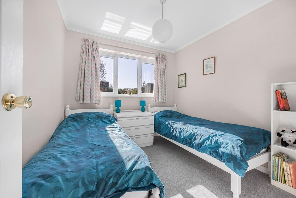 Bed 4.JPG