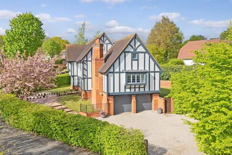 15 Hereward Mount, Stock, Ingatestone, CM4 9PS