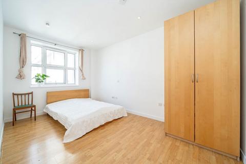 3 bedroom flat for sale, Bromyard Avenue, London W3