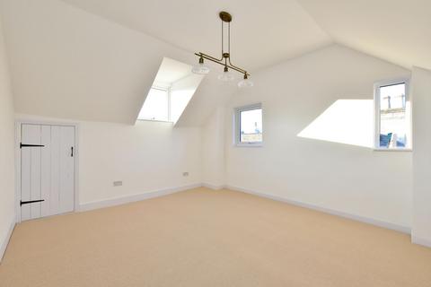 3 bedroom terraced house for sale, Broad Street, Chesham, HP5