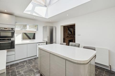 3 bedroom terraced house for sale, Broad Street, Chesham, HP5
