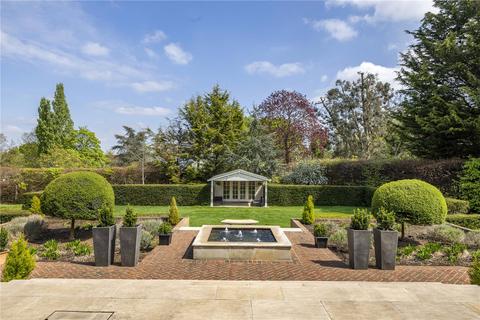 27 Broomfield Ride, Oxshott, Leatherhead, KT22 0LP