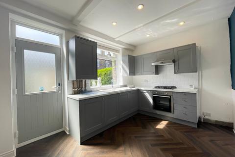 3 bedroom terraced house to rent, Gladstone Street, Bingley, West Yorkshire, BD16