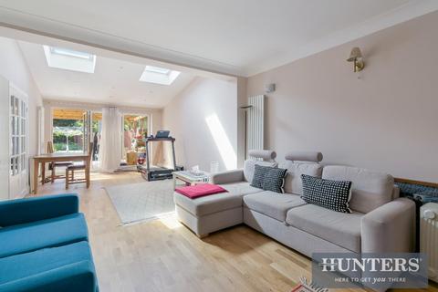 3 bedroom semi-detached house for sale, Great West Road, Isleworth, TW7 4PT